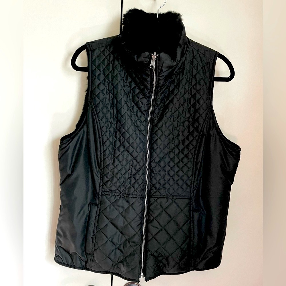 Black quilted fur lined women’s Vest